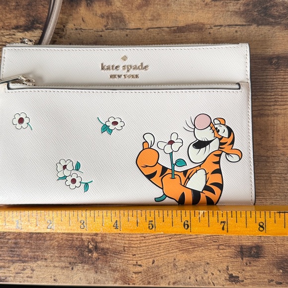 Kate Spade x Disney Cream Wristlet with Tigger and Floral Design - Picture 9 of 12